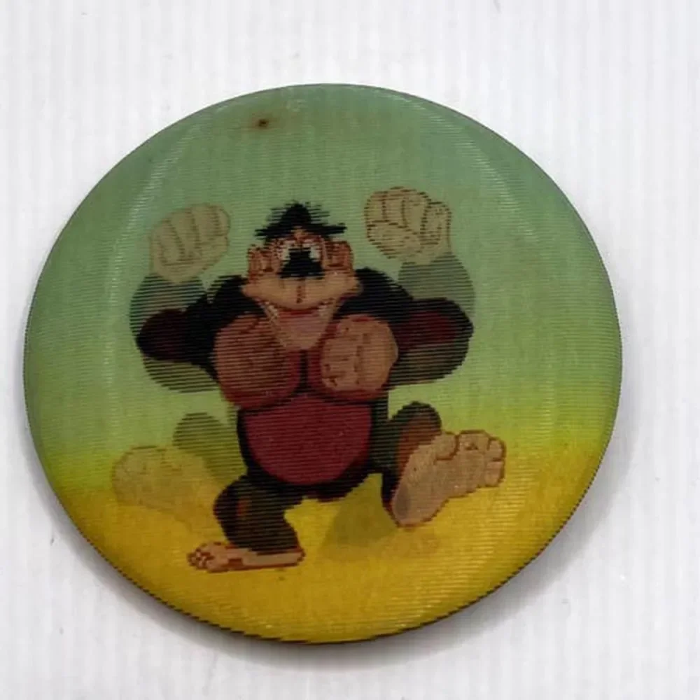 Vintage Donkey‎ Kong Button Pin Moves Arms Holographic